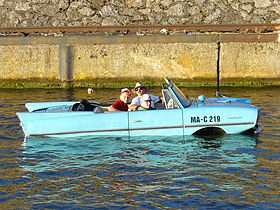 amphibious tracked machine